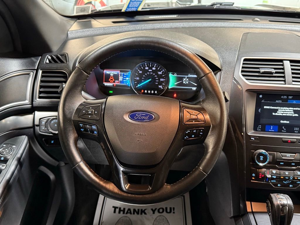 Used 2018 Ford Explorer XLT w/ Equipment Group 202A AWD/4WD image 7