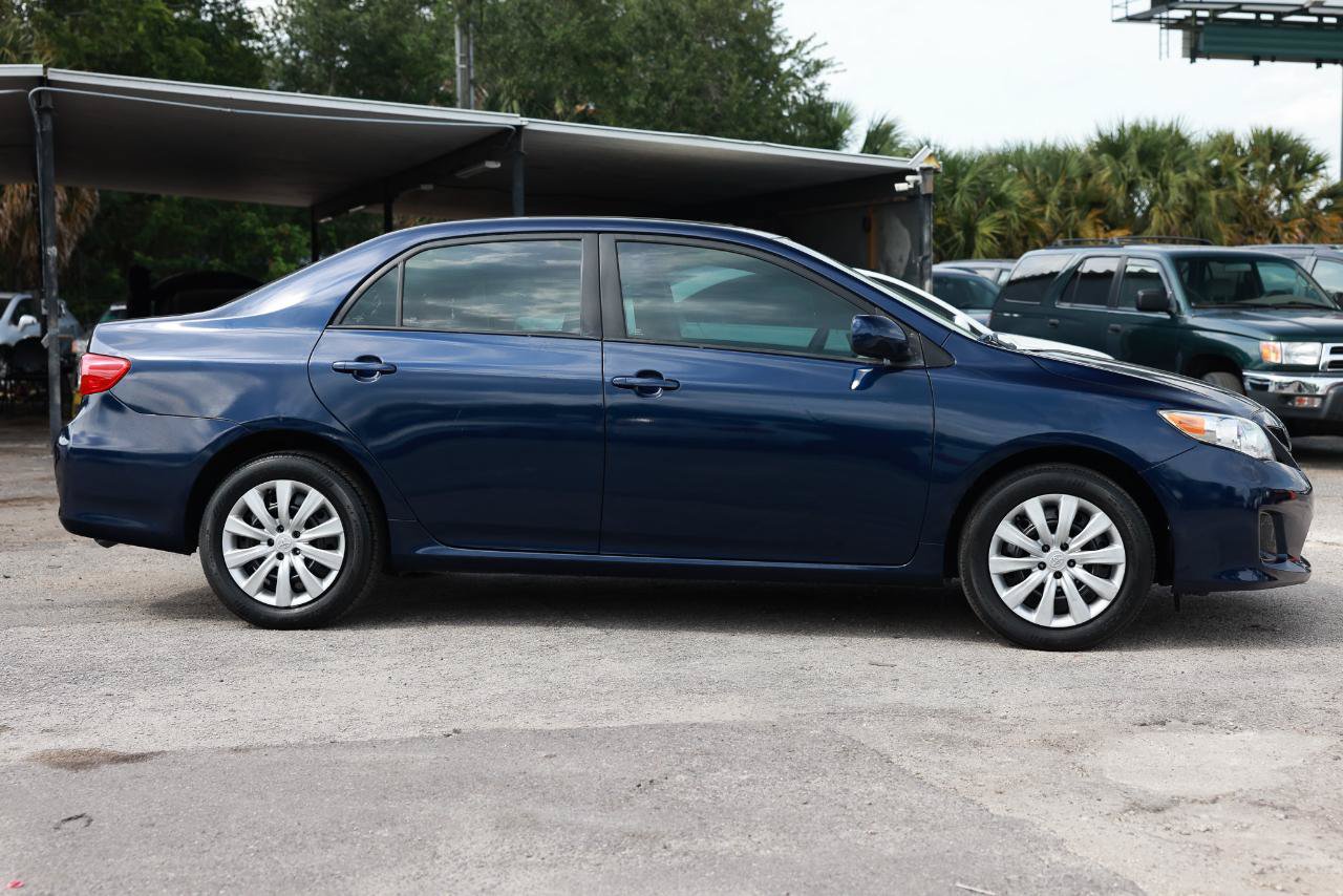 Used 2012 Toyota Corolla LE FWD image 13