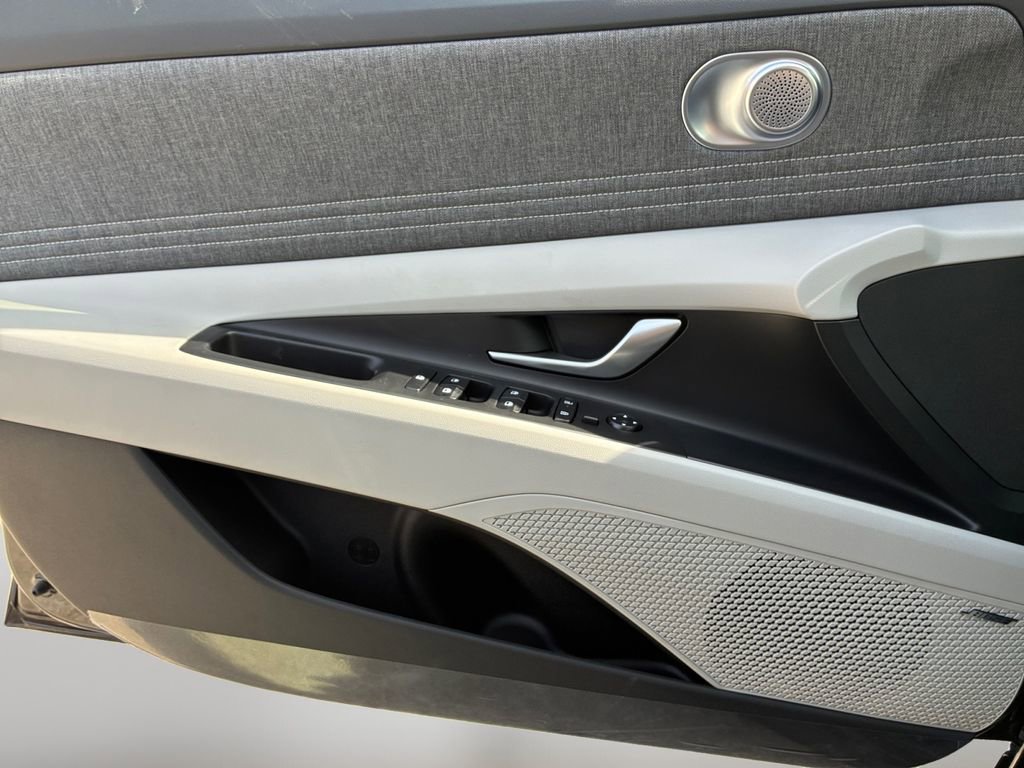 New 2026 Hyundai Elantra Limited image 27