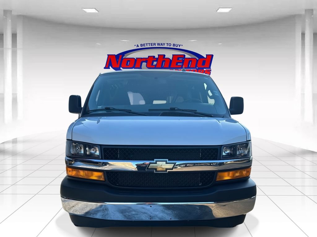 Used 2024 Chevrolet Express 2500 w/ Driver Convenience Package image 8