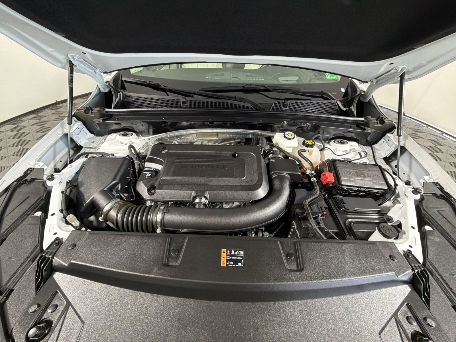 Used 2023 Buick Envision Avenir AWD/4WD image 28