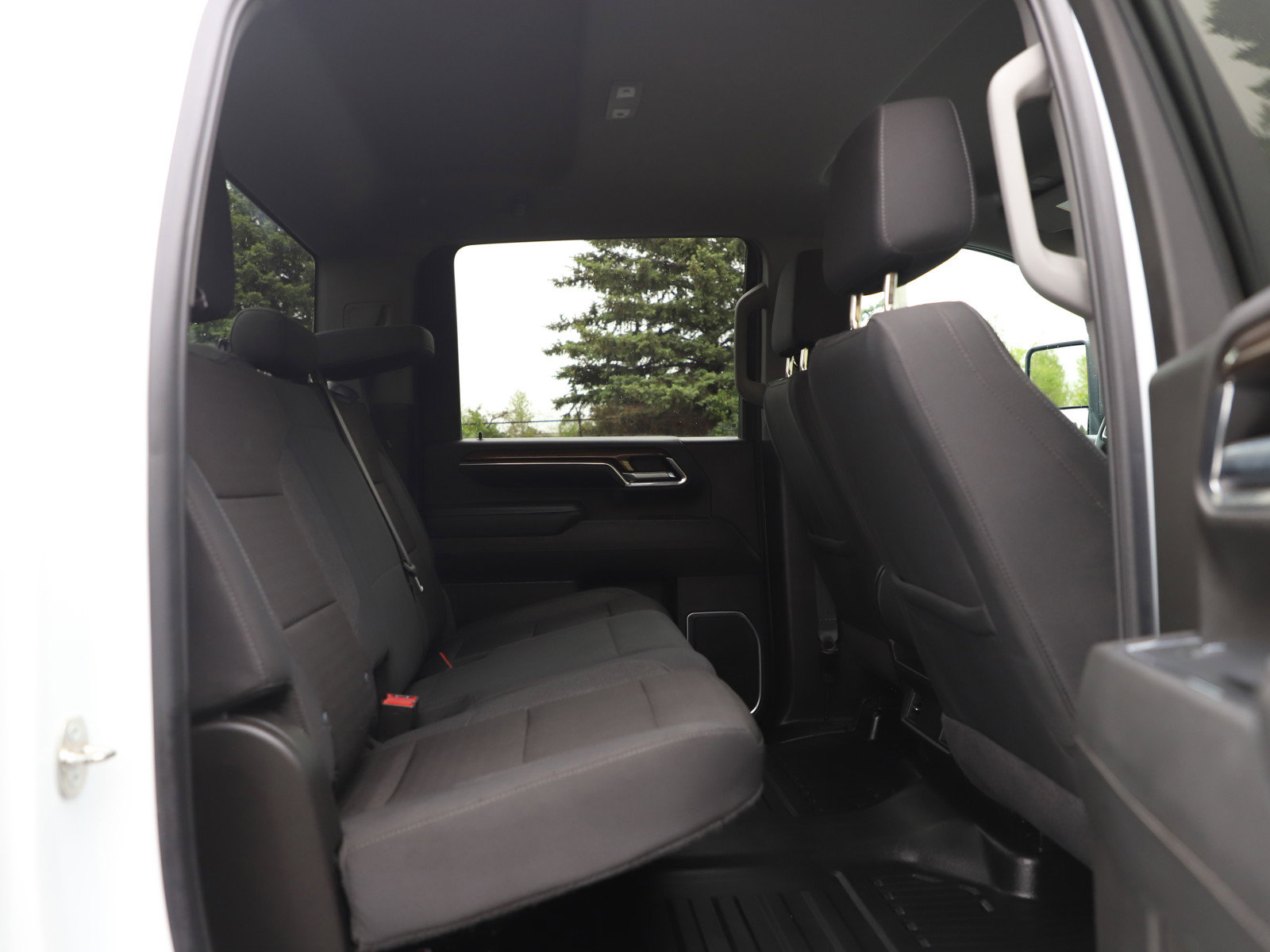 Used 2024 Chevrolet Silverado 2500 LT AWD/4WD image 12