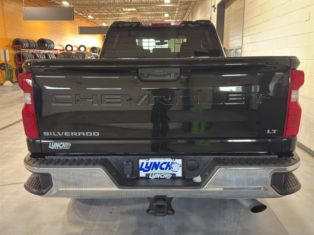 Used 2021 Chevrolet Silverado 2500 LT w/ Convenience Package image 4