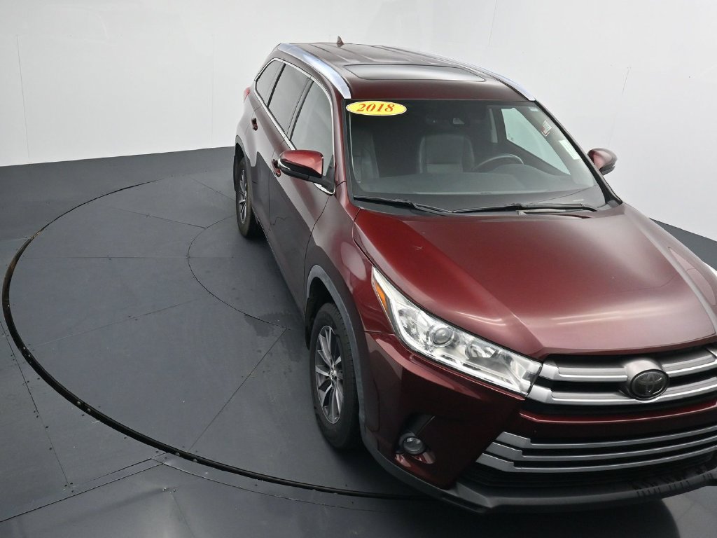 Used 2018 Toyota Highlander XLE AWD/4WD image 24