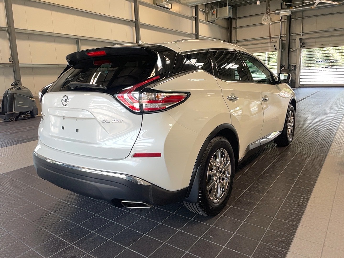 Used 2016 Nissan Murano SL w/ SL Technology Package AWD/4WD image 16