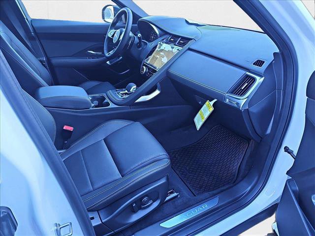 New 2024 Jaguar E-PACE R-Dynamic SE image 10