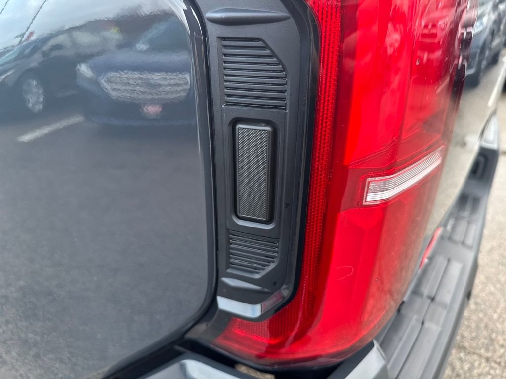 Used 2025 Toyota Tacoma TRD Sport image 39