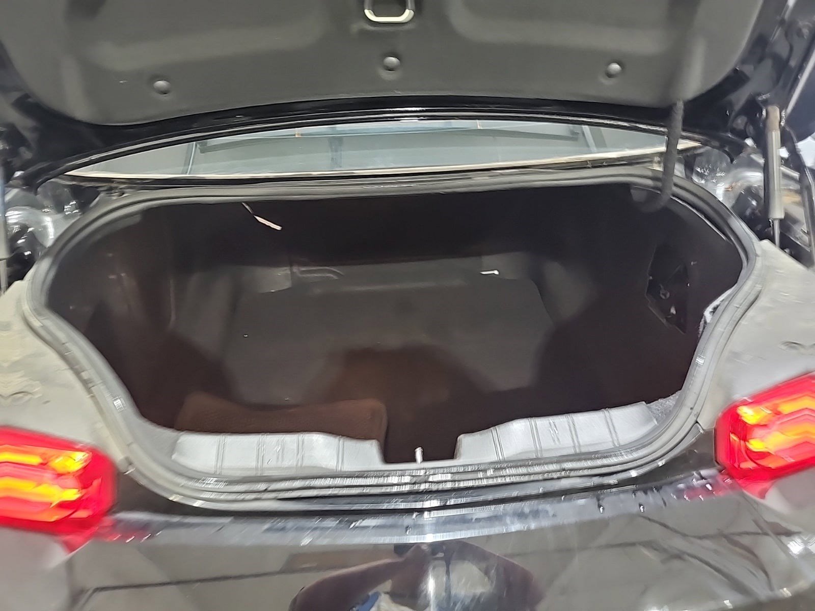 Used 2022 Chevrolet Camaro LT w/ Technology Package image 15