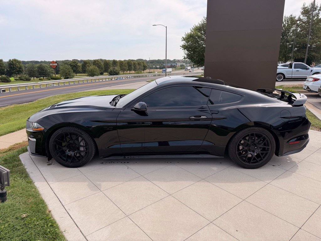 Used 2018 Ford Mustang GT Premium RWD image 5