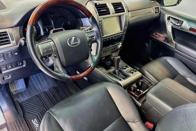 Used 2016 Lexus GX 460 Luxury AWD/4WD image 9
