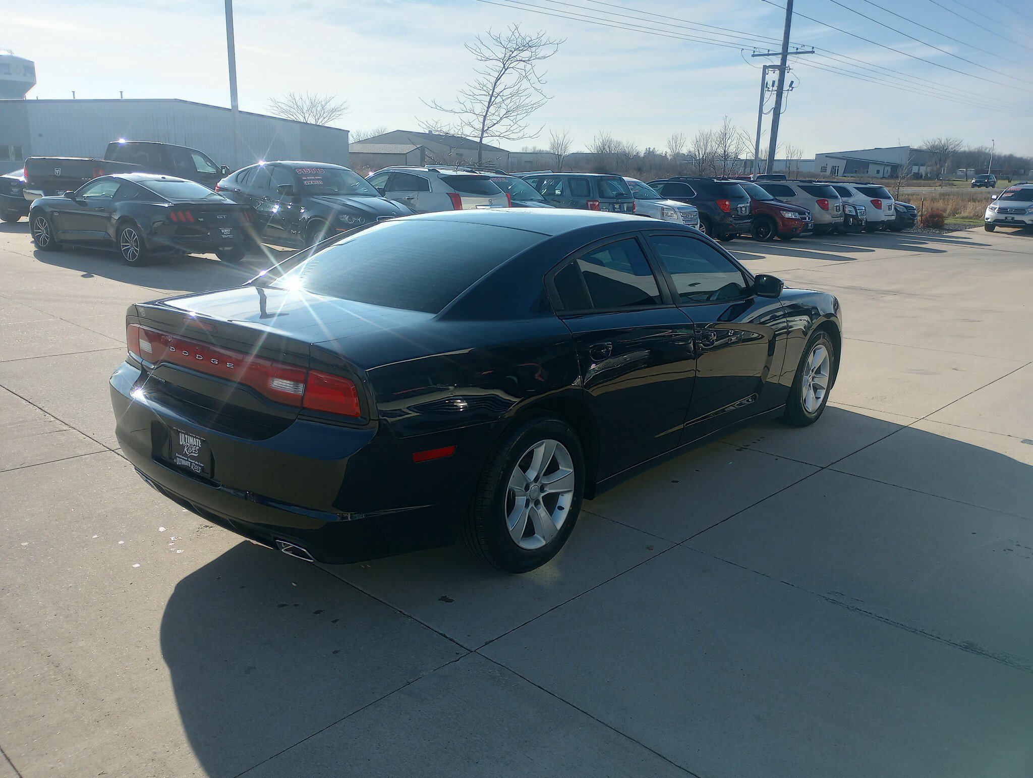 Used 2012 Dodge Charger SE RWD image 4