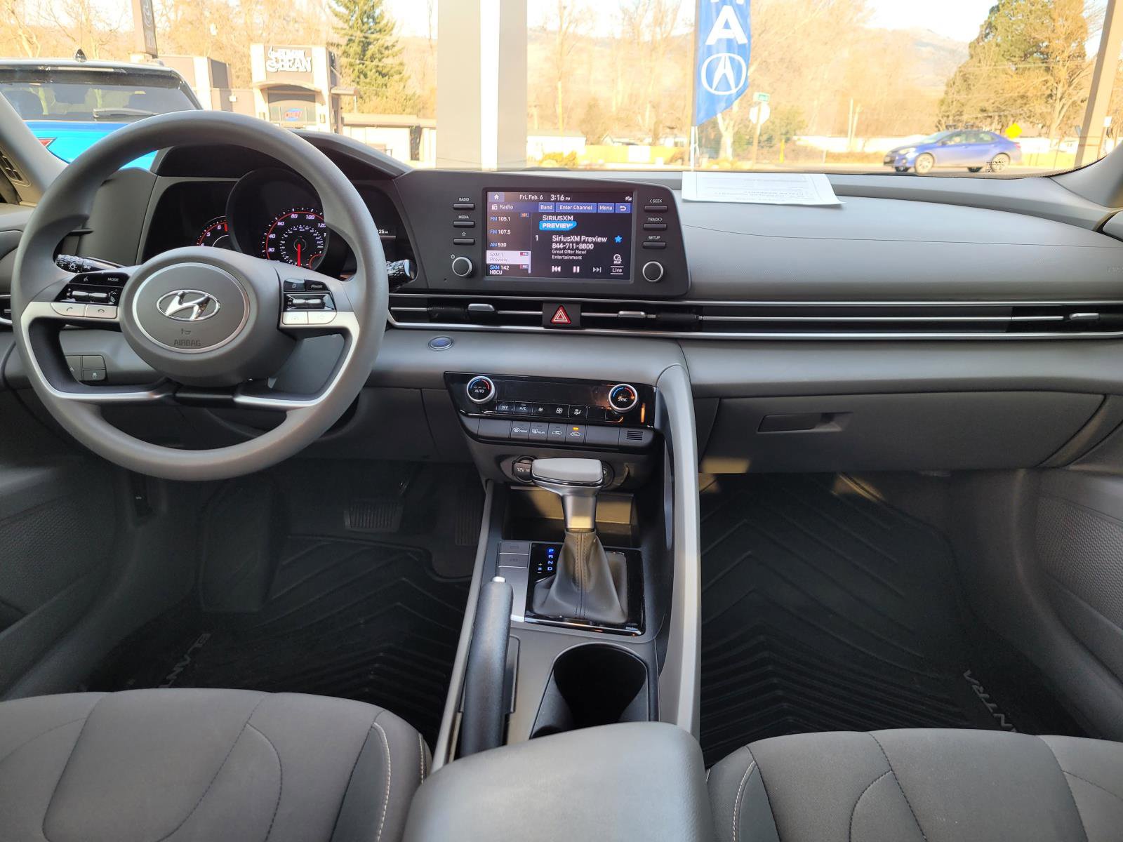 Used 2023 Hyundai Elantra SEL w/ Cargo Package image 14