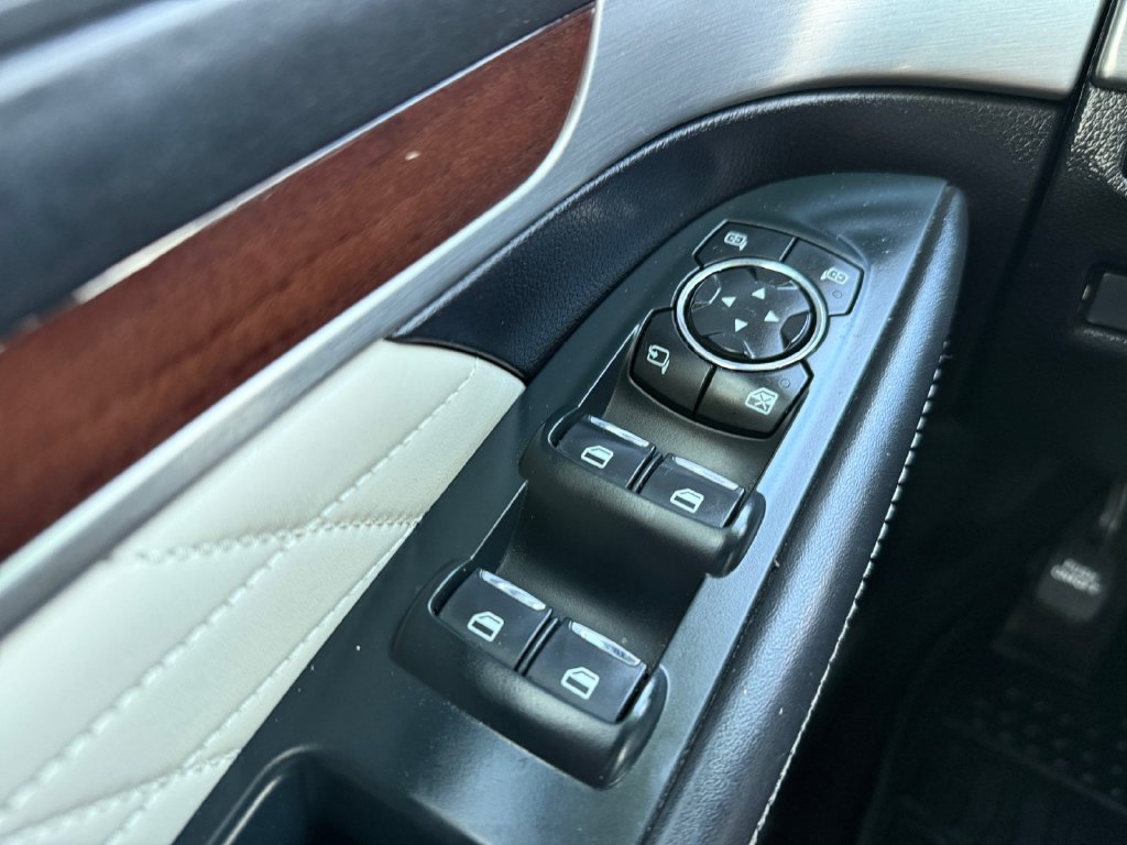 Used 2019 Ford Explorer Platinum AWD/4WD image 26