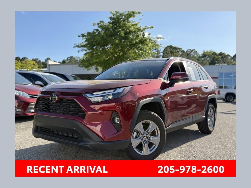 Used 2025 Toyota RAV4 XLE w/ Convenience Package FWD image 1