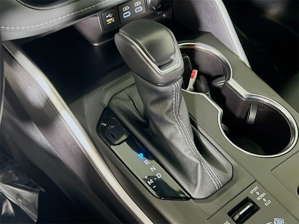 Certified 2024 Toyota Highlander XSE image 16