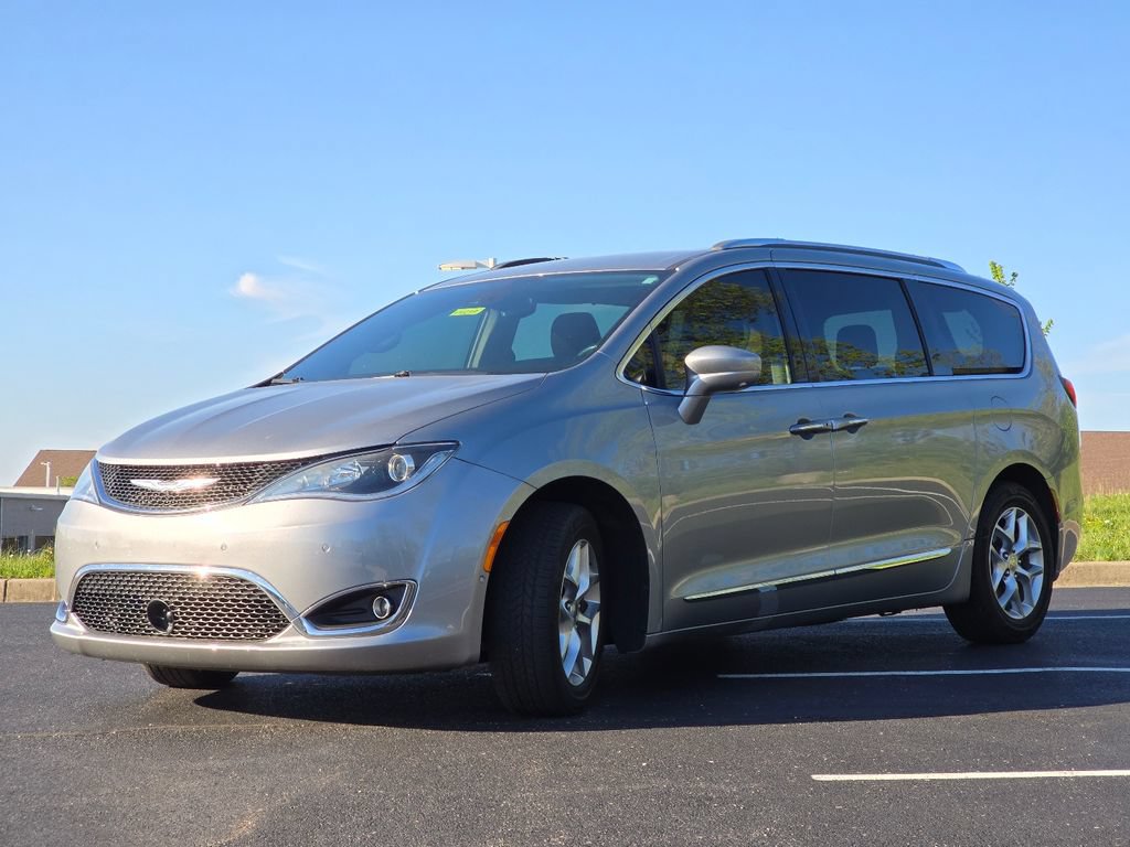 Used 2019 Chrysler Pacifica Touring-L Plus w/ Advanced Safetytec Group FWD image 23