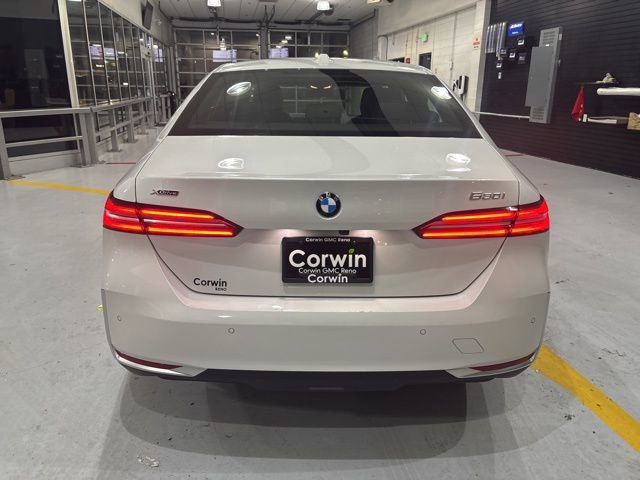 Used 2025 BMW 530i xDrive image 8