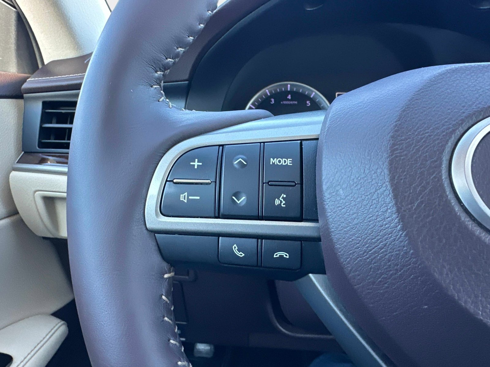 Used 2018 Lexus ES 350 w/ Luxury Package w/Wood Trim image 26