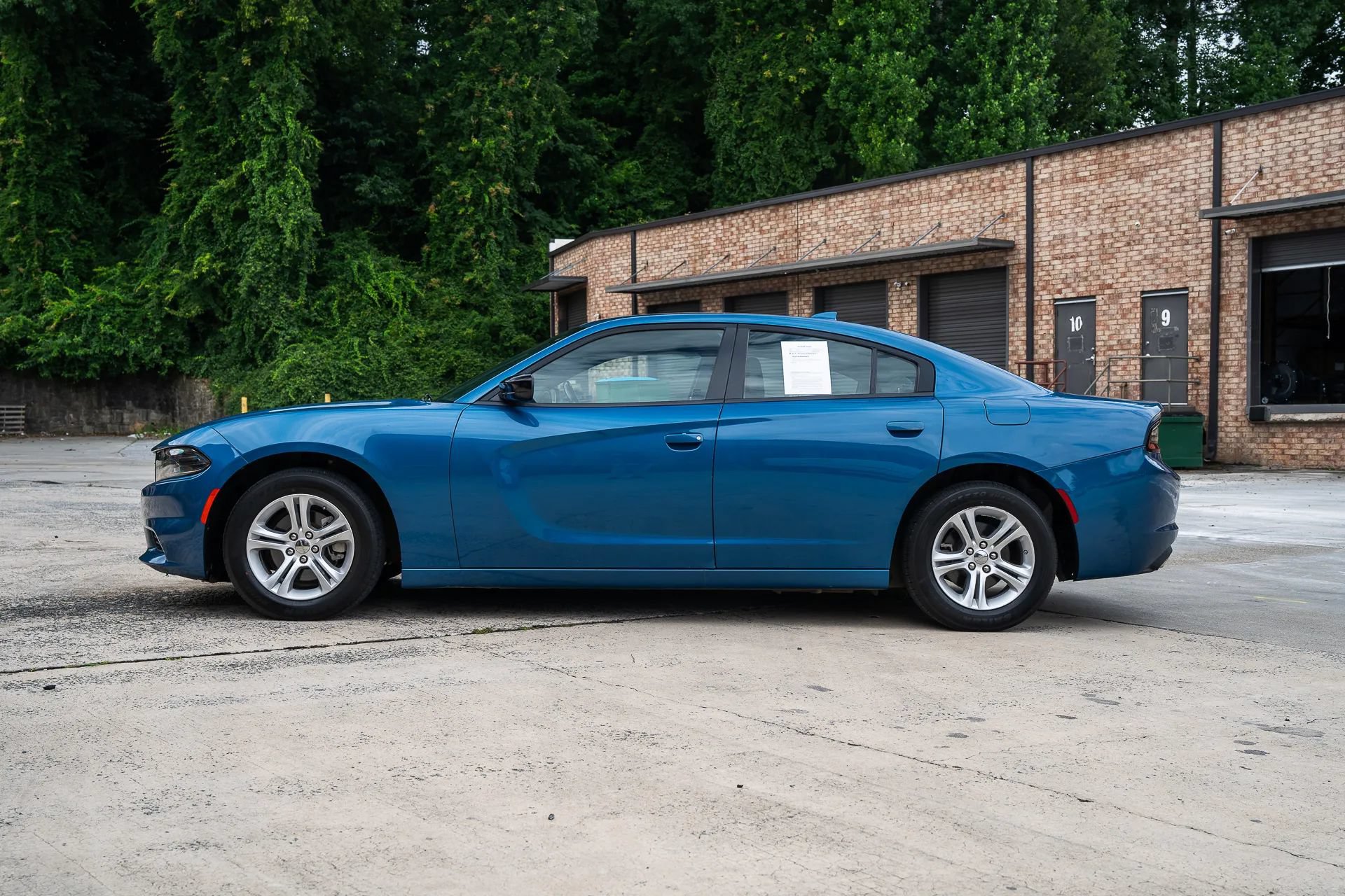 Used 2023 Dodge Charger SXT RWD image 4