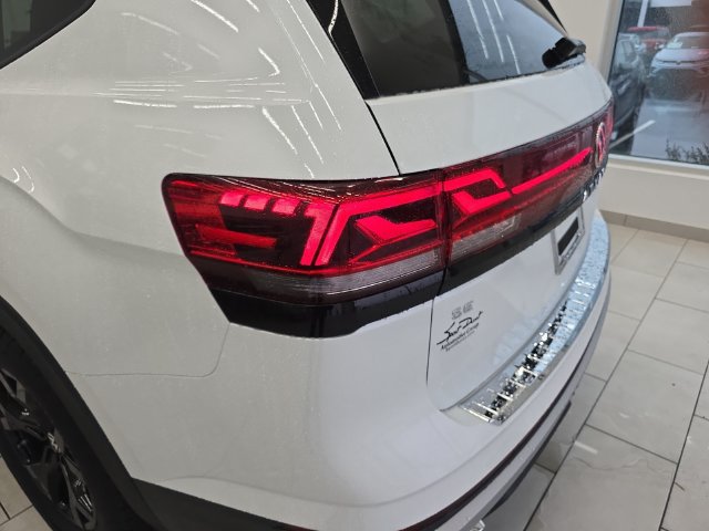 Used 2026 Volkswagen Atlas Peak Edition AWD/4WD image 25