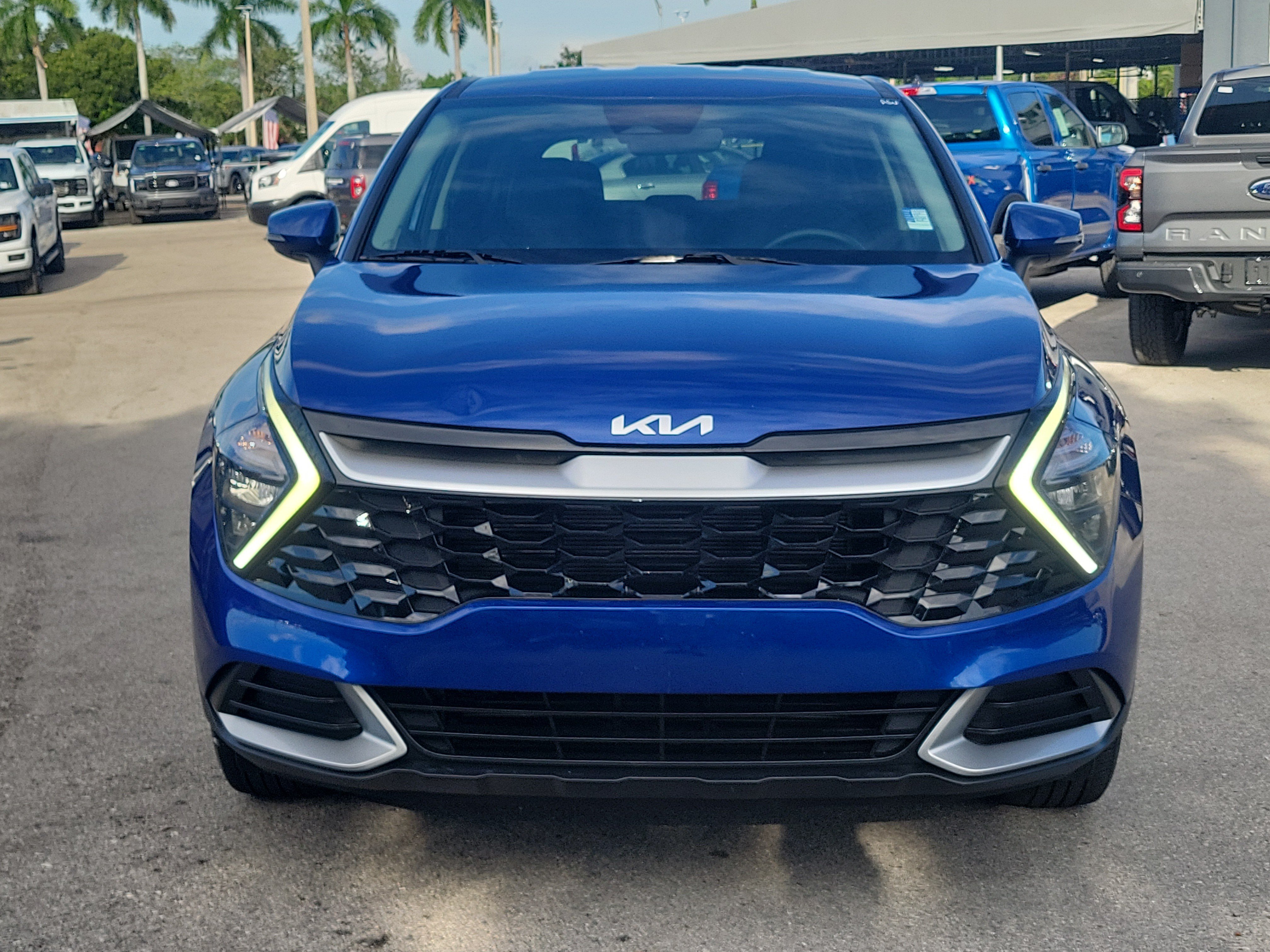 Used 2023 Kia Sportage EX FWD image 2