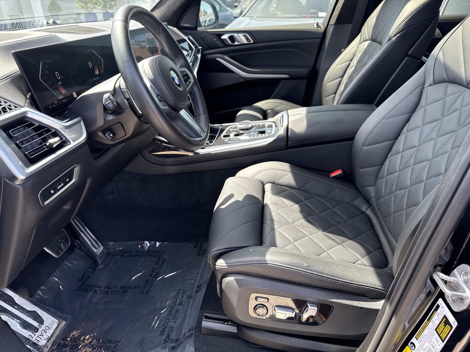 Certified 2024 BMW X7 xDrive40i w/ M Sport Package image 16