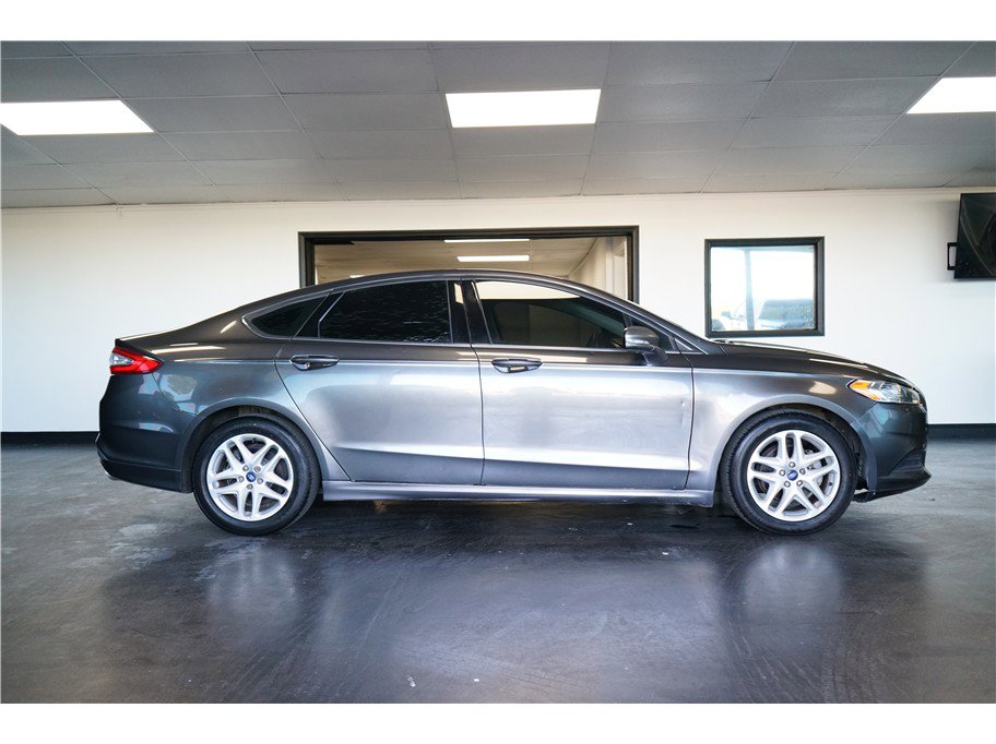 Used 2016 Ford Fusion SE image 8