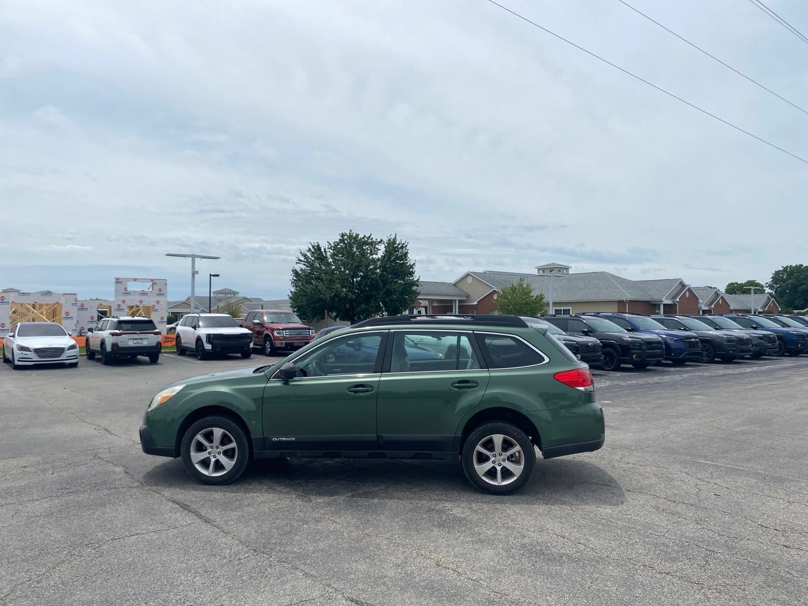 Used 2014 Subaru Outback 2.5i w/ Alloy Wheel Package AWD/4WD image 19