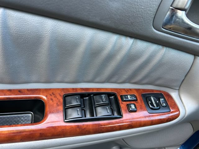 Used 2005 Toyota Camry XLE w/ VSC & Side Airbag Pkg FWD image 17