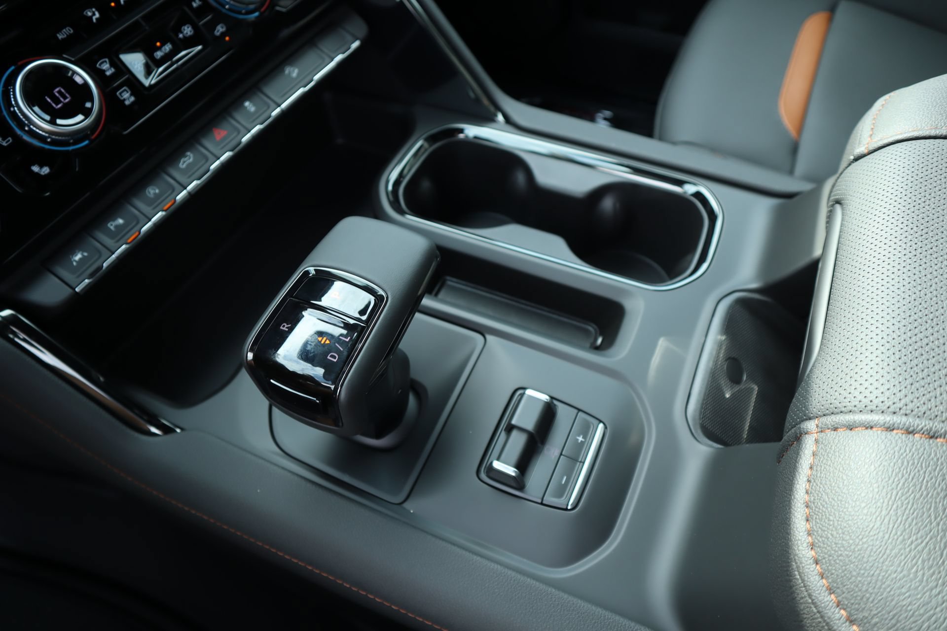 New 2026 GMC Sierra 1500 AT4 w/ Technology Package AWD/4WD image 14