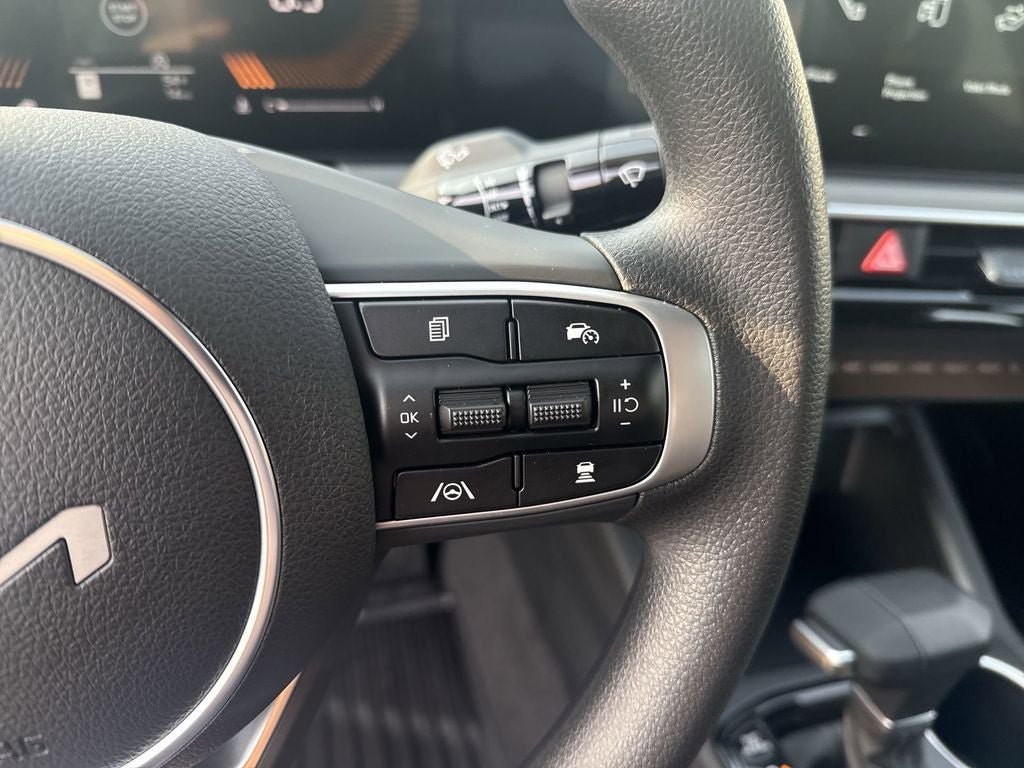 New 2026 Kia K5 LXS FWD image 17