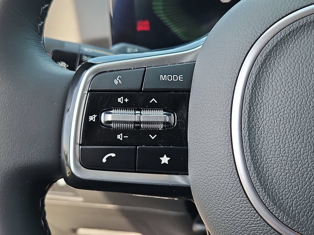 Used 2025 Kia Sorento S FWD image 23