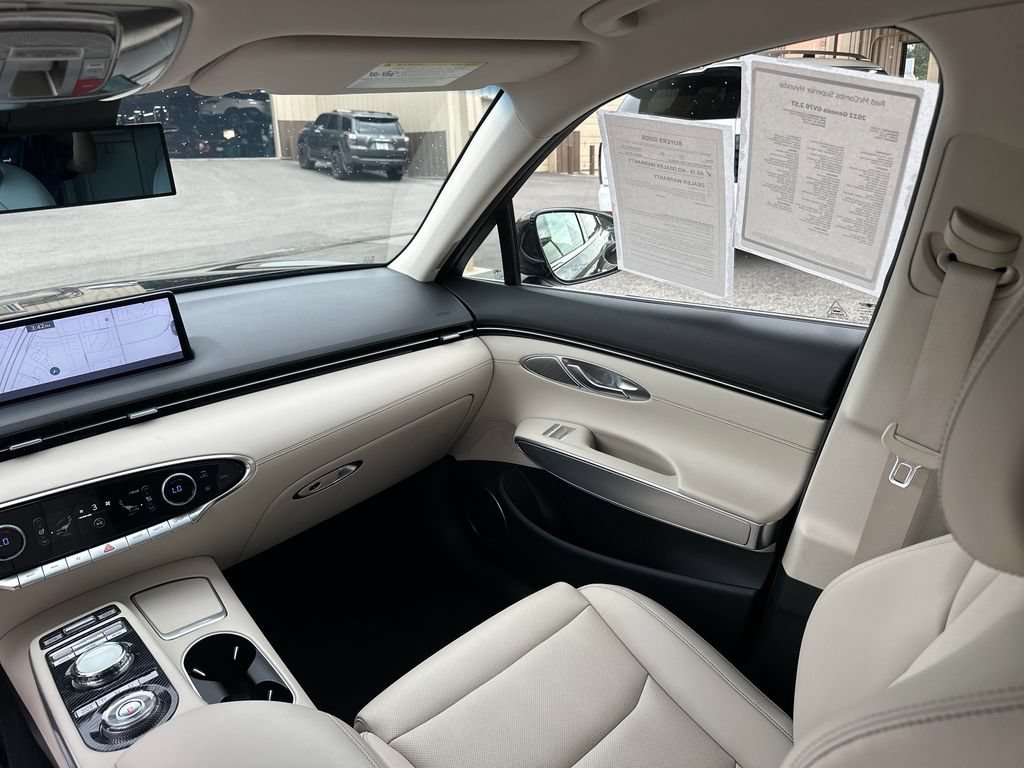 Used 2022 Genesis GV70 2.5T w/ Select Package AWD/4WD image 15