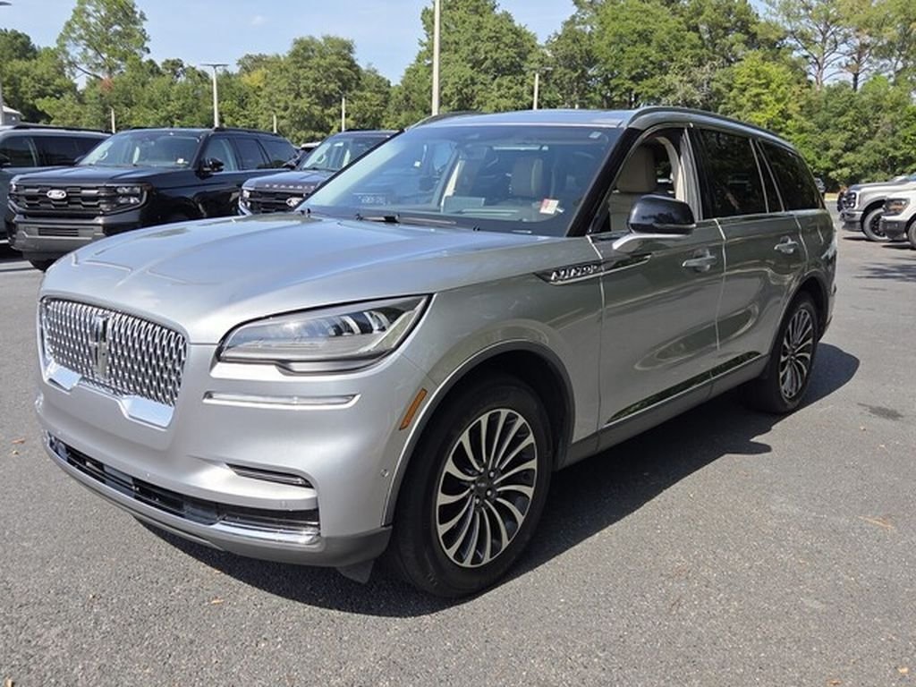 Used 2023 Lincoln Aviator Reserve w/ Equipment Group 201A AWD/4WD image 3