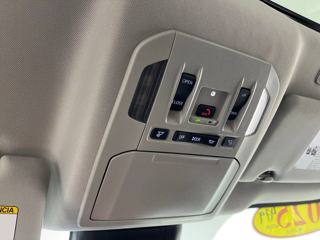 Certified 2025 Toyota Highlander XLE image 19