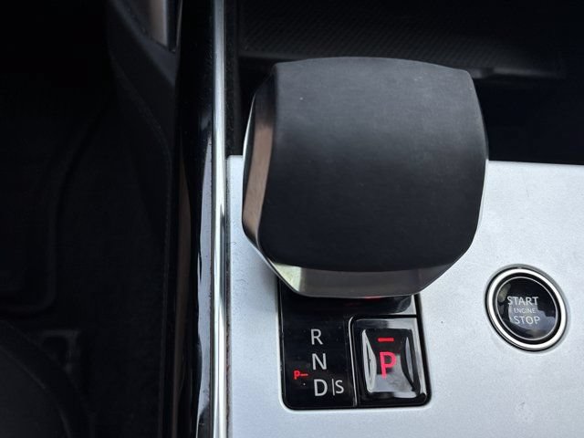 Used 2025 Land Rover Range Rover Long Wheelbase Autobiography AWD/4WD image 46