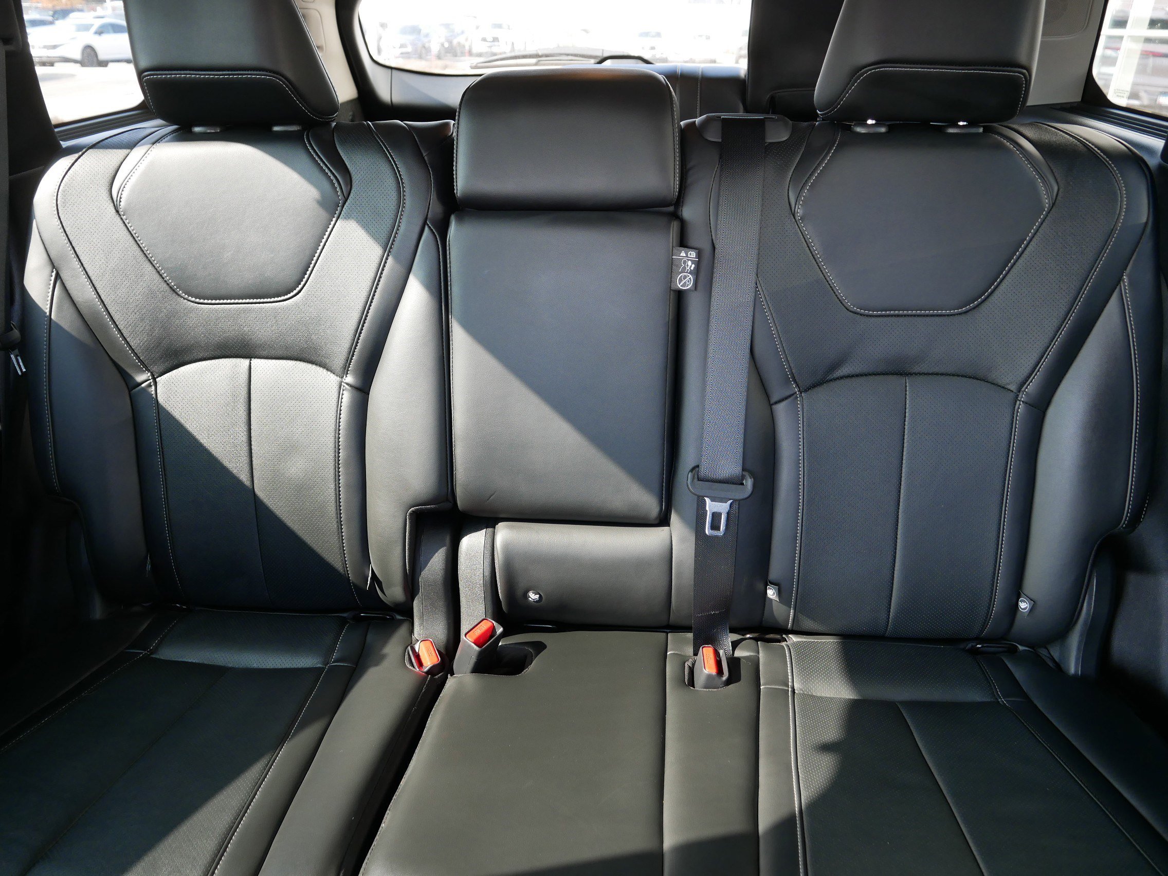 Certified 2025 INFINITI QX60 Luxe image 13