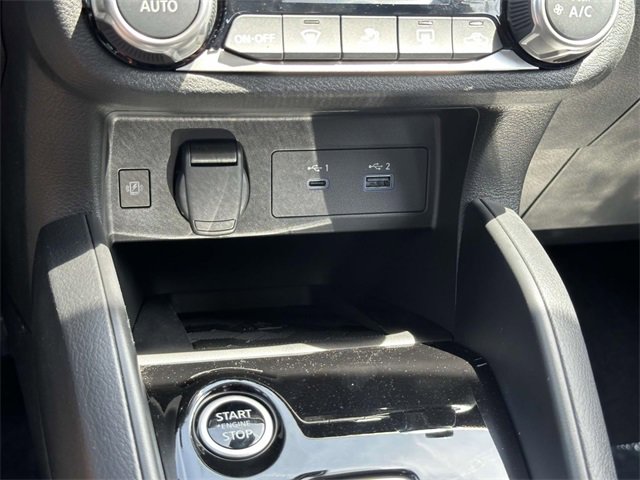 New 2025 Nissan Versa SR w/ Trunk Package image 22