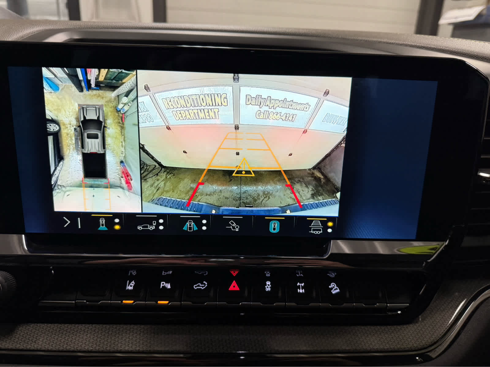 Used 2025 Chevrolet Silverado 2500 ZR2 w/ Technology Package image 18