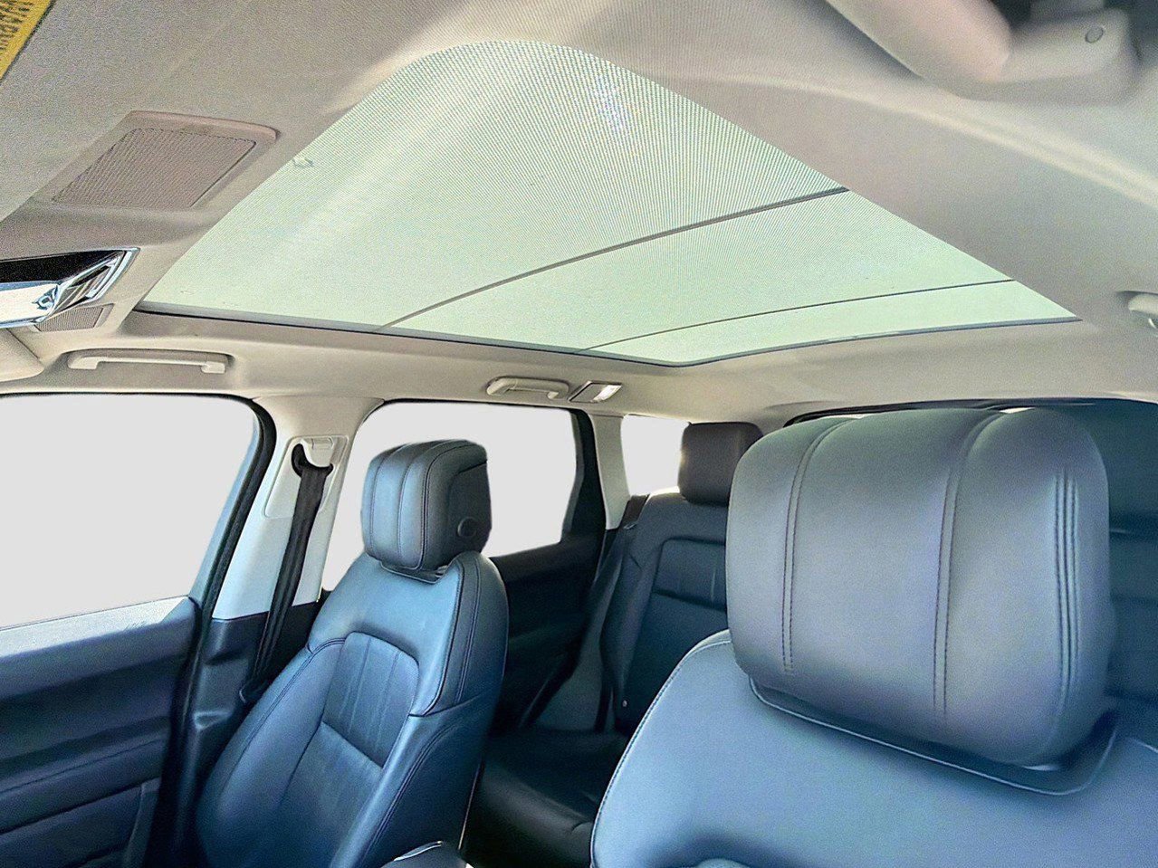 Used 2020 Land Rover Range Rover Sport HSE image 27