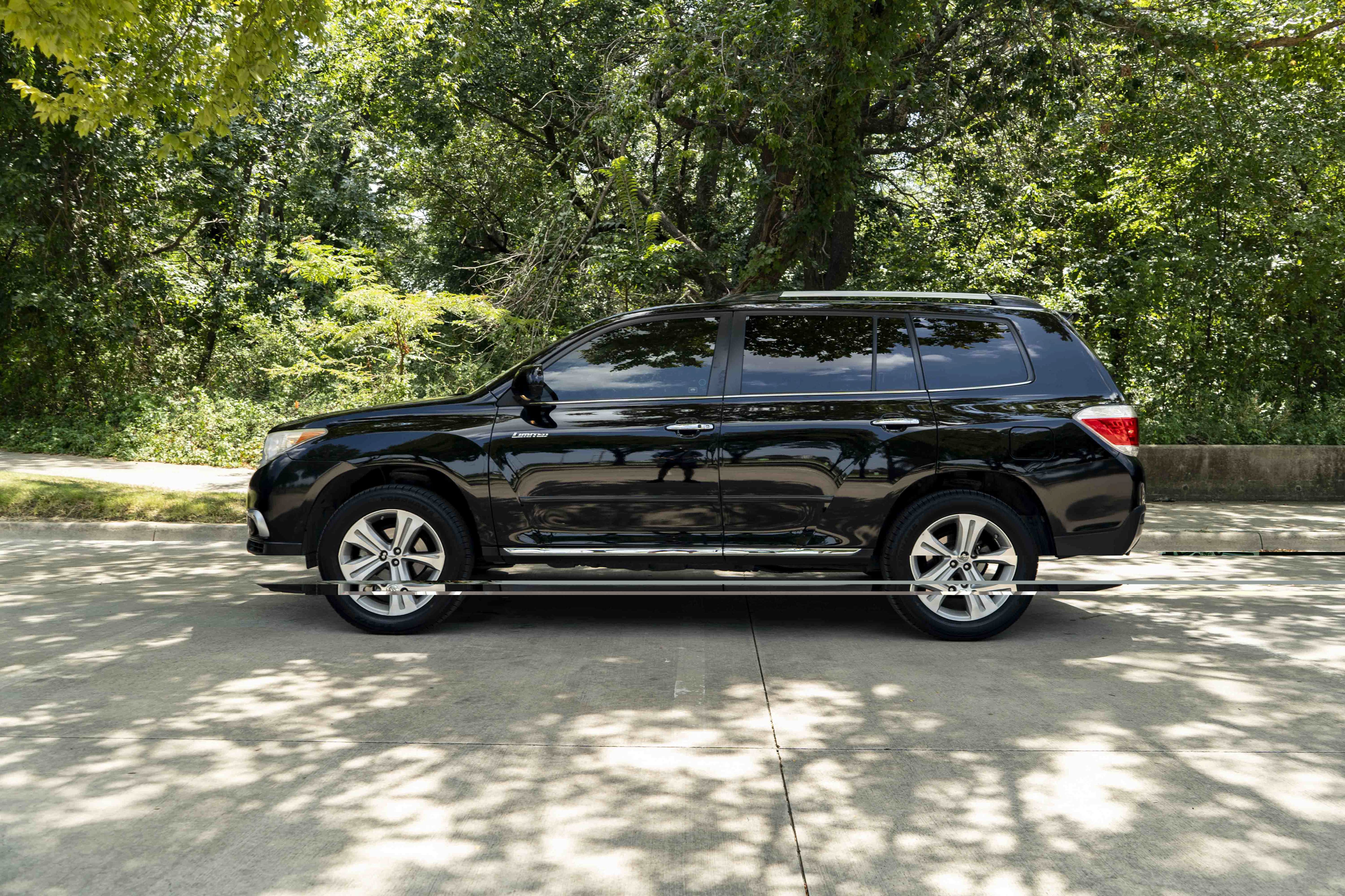 Used 2012 Toyota Highlander Limited FWD image 6