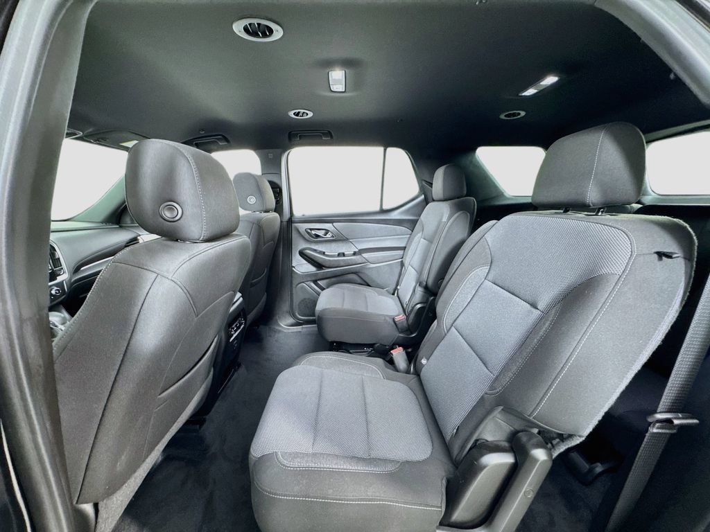 Used 2022 Chevrolet Traverse LT FWD image 11
