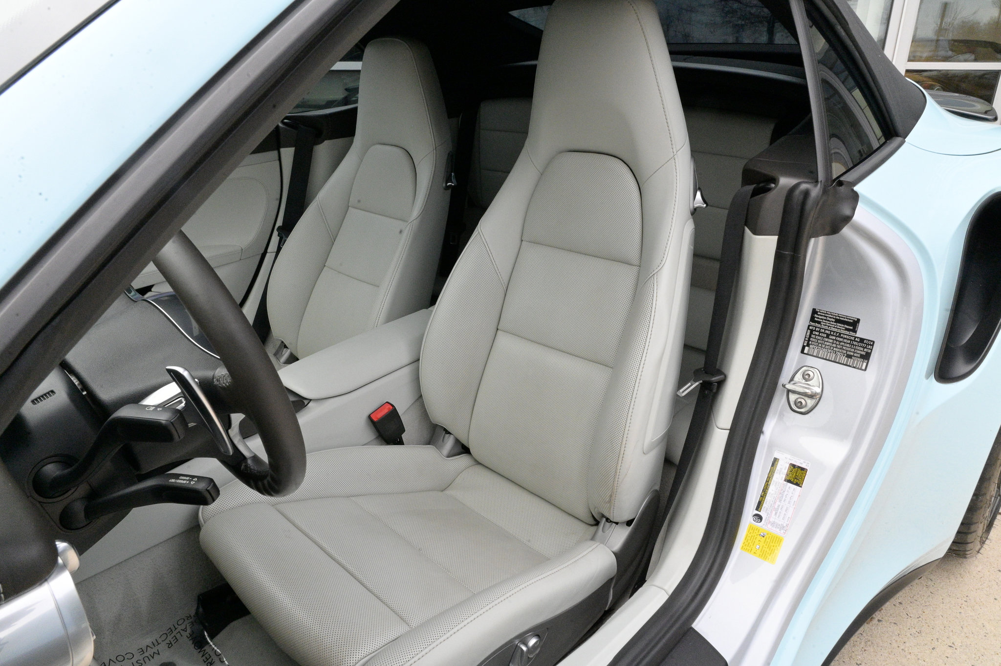 Used 2015 Porsche 911 Turbo image 19