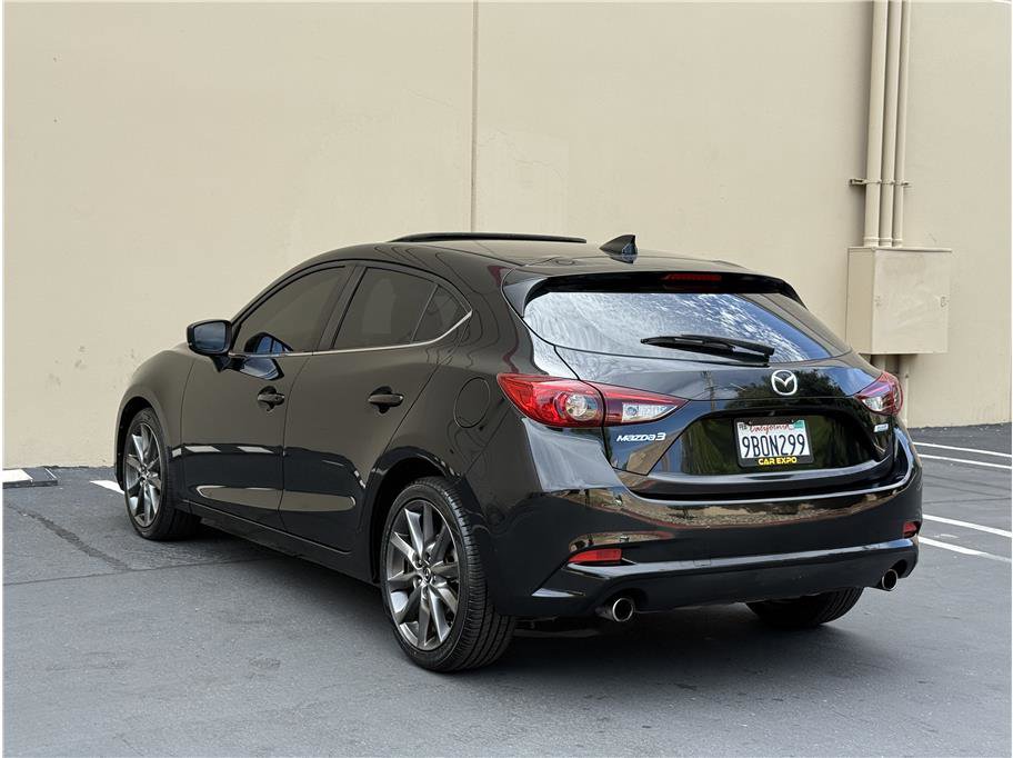 Used 2018 MAZDA MAZDA3 Touring FWD image 6