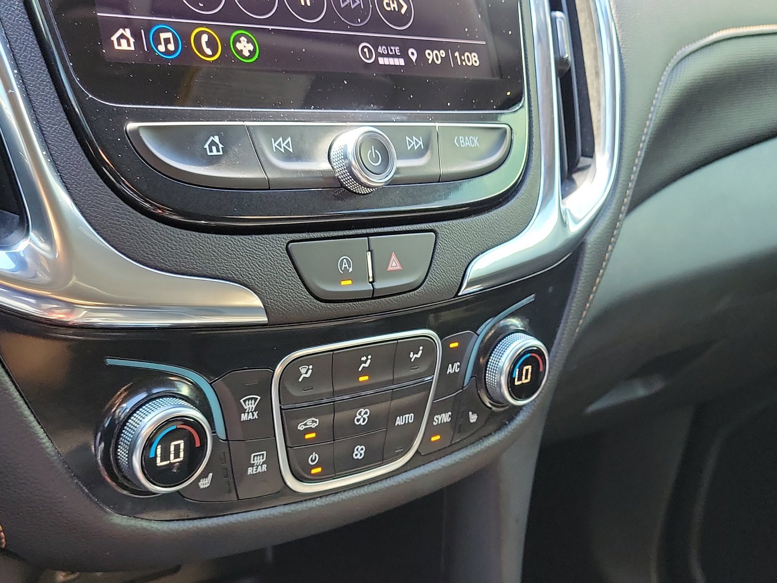 Used 2024 Chevrolet Equinox Premier FWD image 23