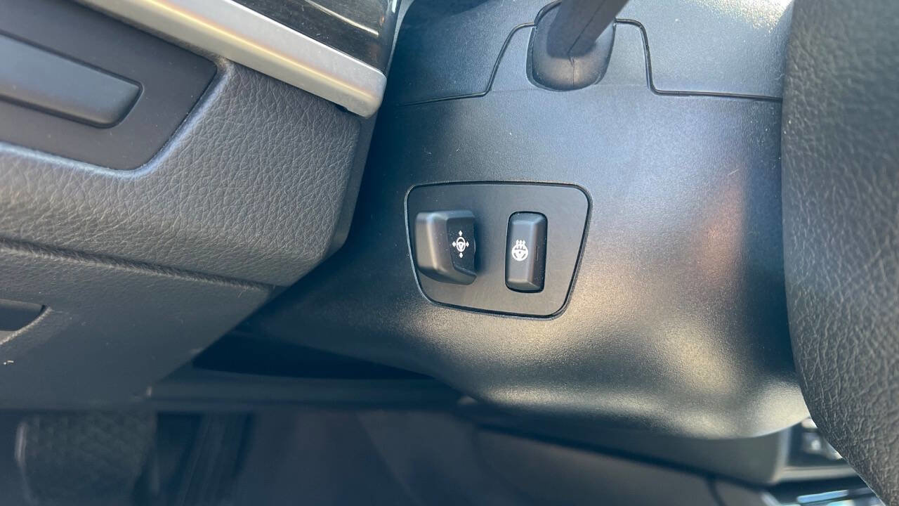 Used 2011 BMW 550i Sedan image 30