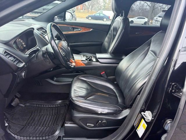 Used 2016 Lincoln MKX Select image 13