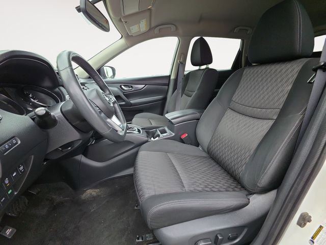 Used 2017 Nissan Rogue SV w/ SV Premium Package AWD/4WD image 9