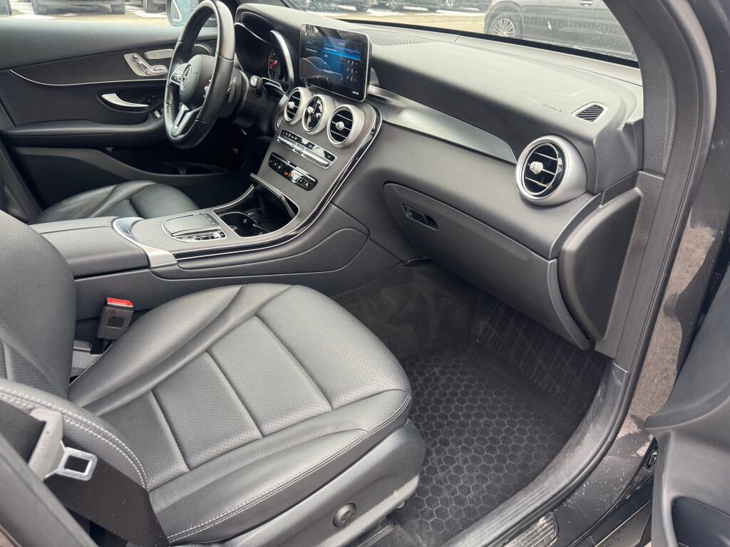 Certified 2022 Mercedes-Benz GLC 300 GLC 300 image 22