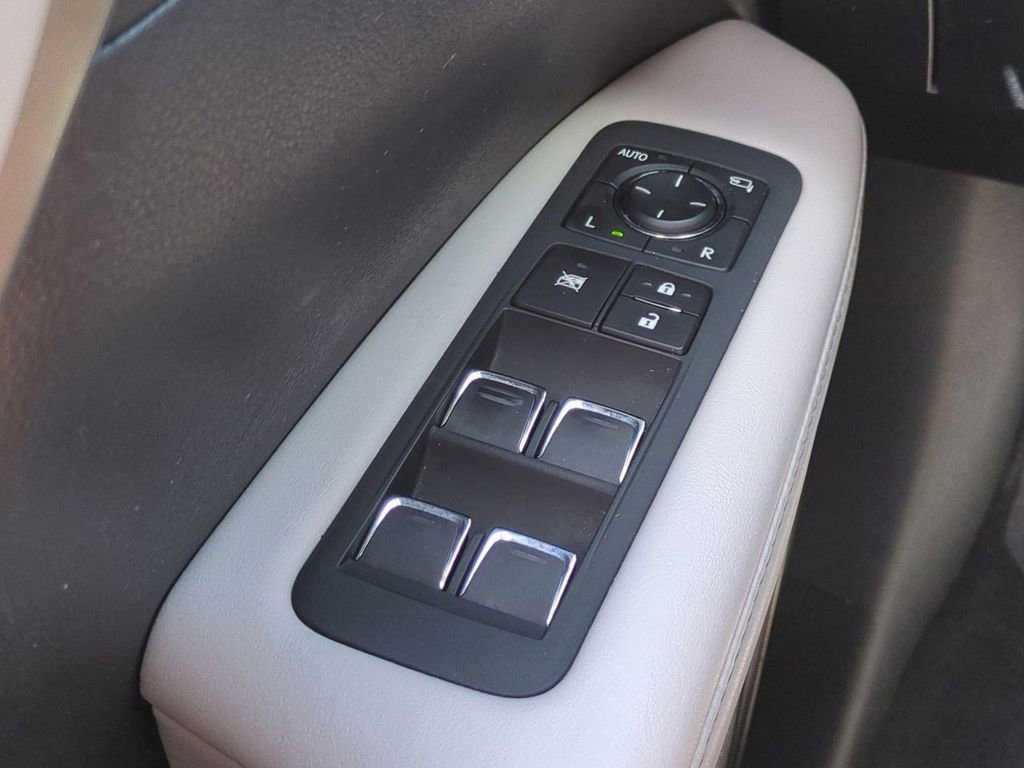 Used 2020 Lexus RX 350L FWD w/ Premium Package image 25